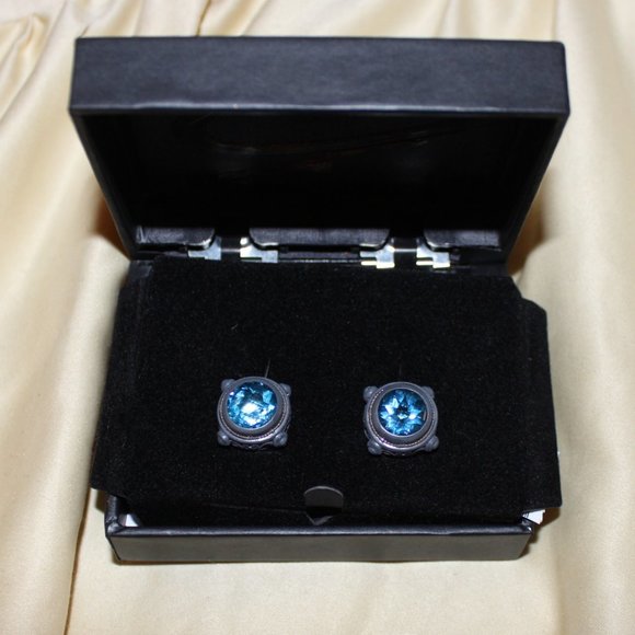 EFFY Blue Topaz Round Stud Earrings set in 18kgold - Picture 5 of 6